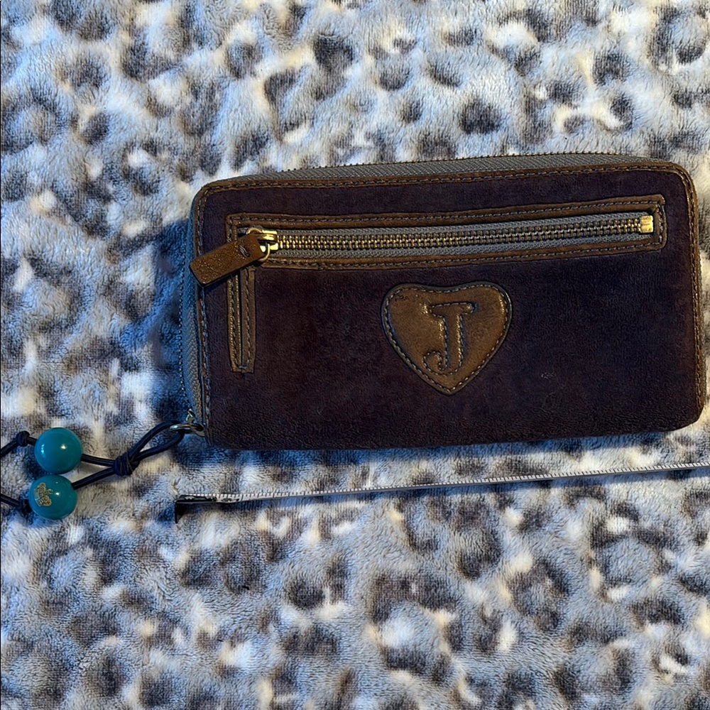 Juicy Couture Blue and Brown Key Card Holder with Elegant Emblem - Picture 10 of 15